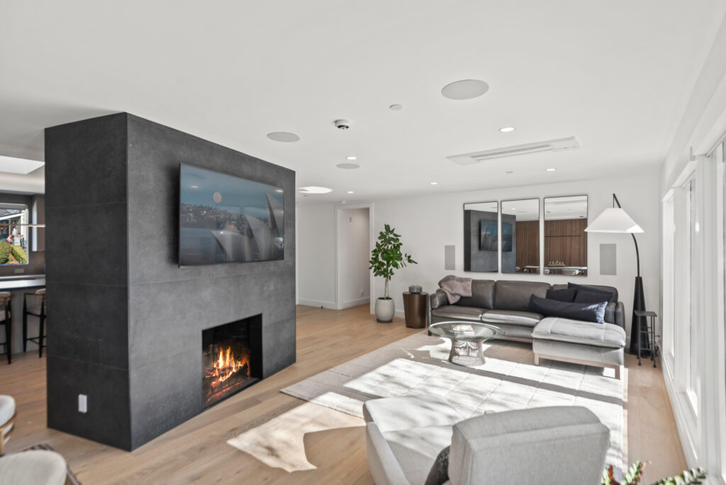2141 Queens Lane-12