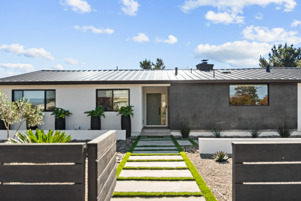 2141 Queens Lane-4